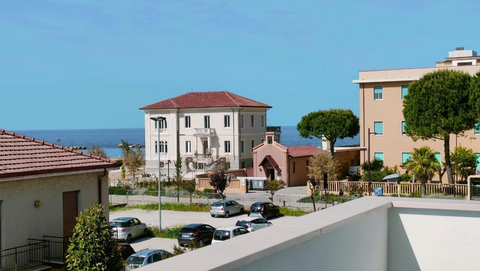 Villa Borghesi Suites Fronte Mare Rimini Exterior foto