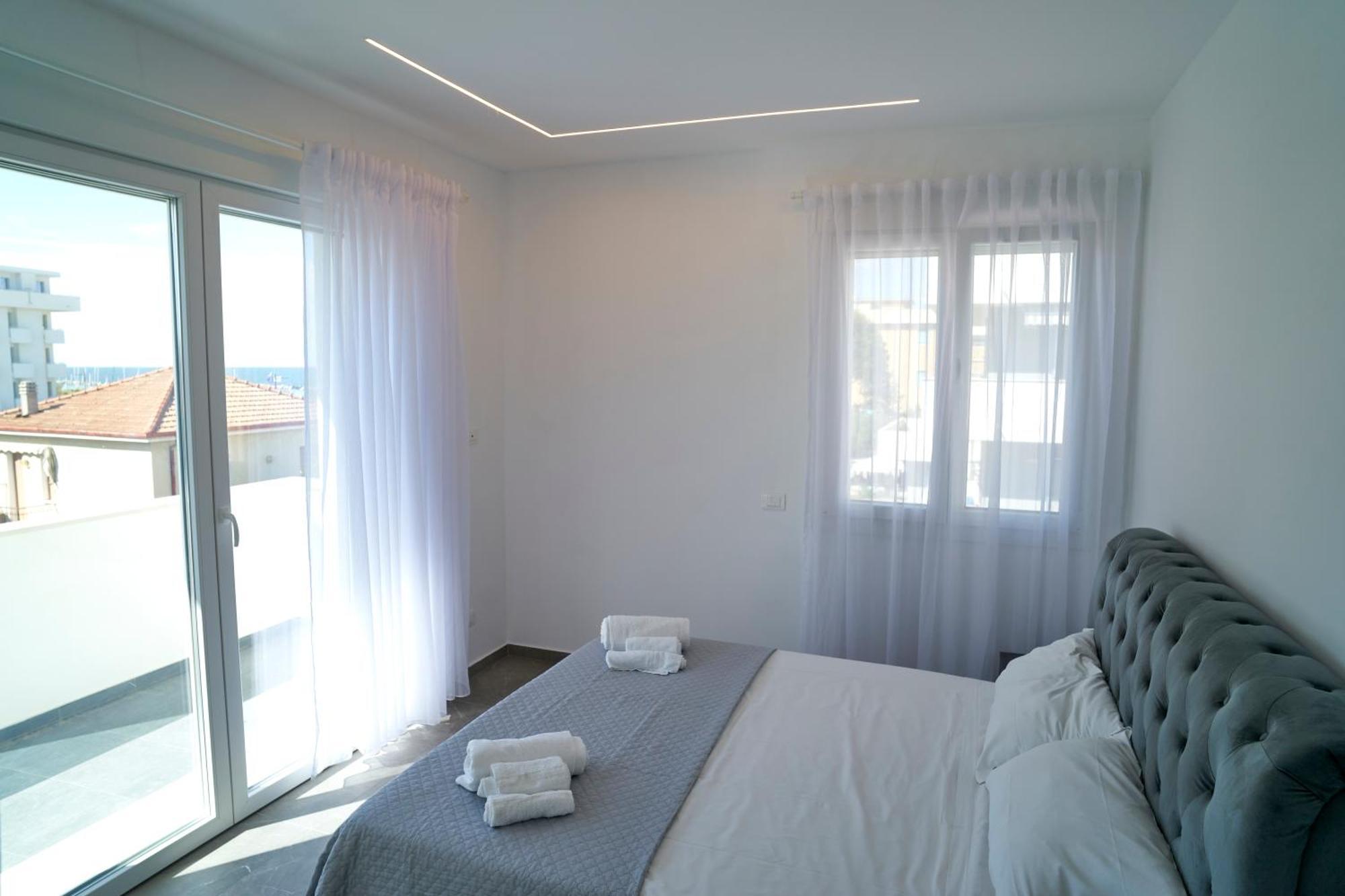 Villa Borghesi Suites Fronte Mare Rimini Exterior foto