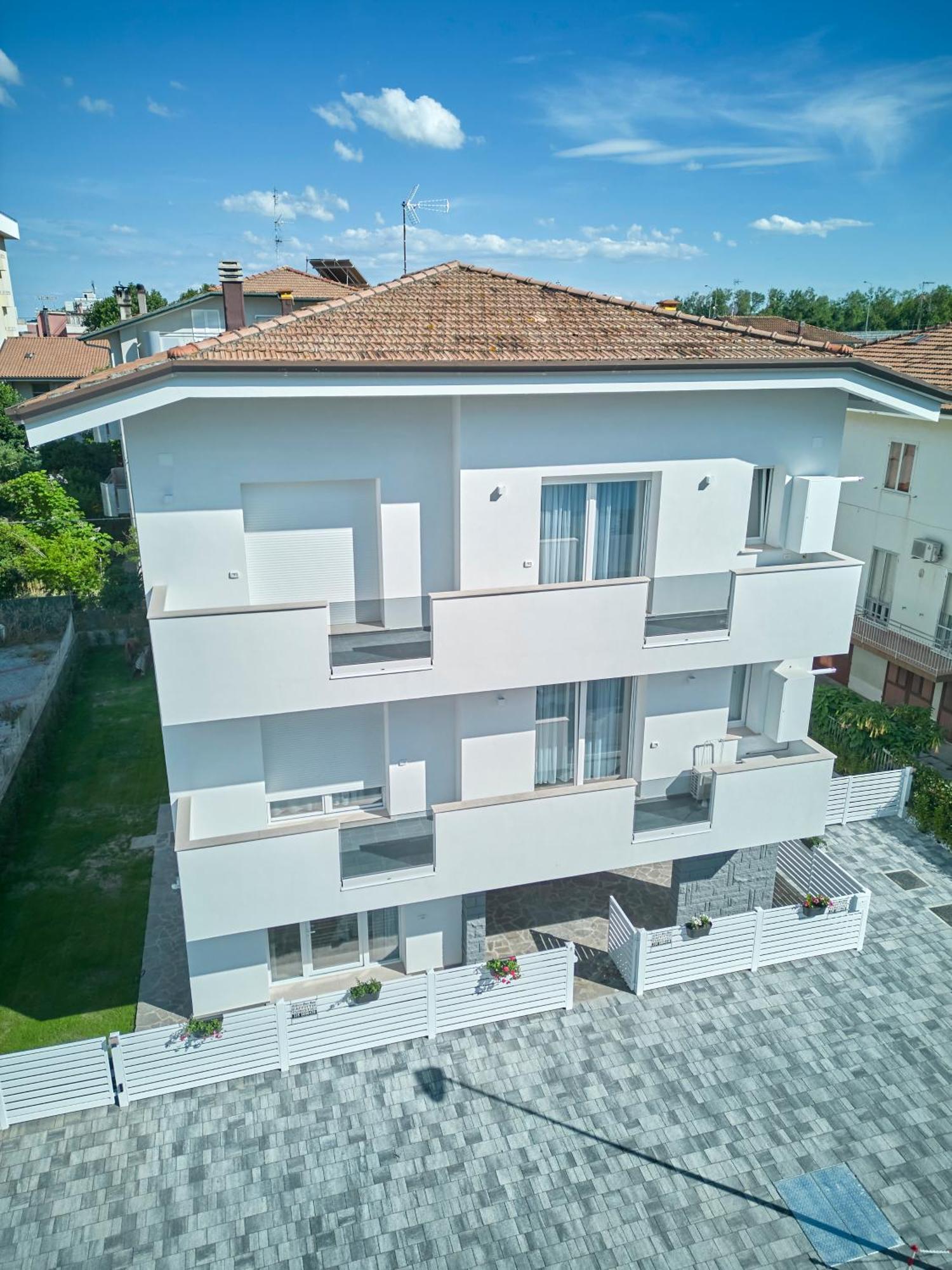 Villa Borghesi Suites Fronte Mare Rimini Exterior foto