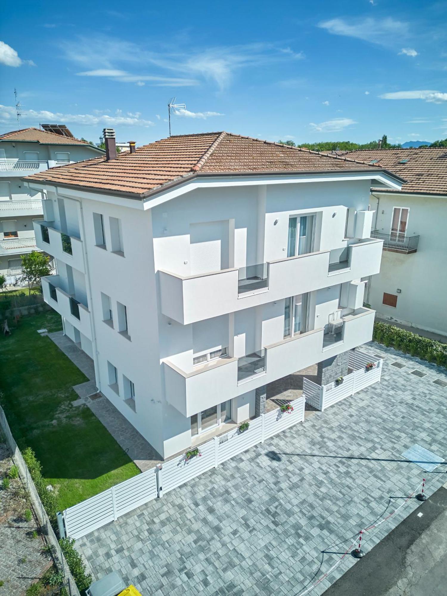 Villa Borghesi Suites Fronte Mare Rimini Exterior foto