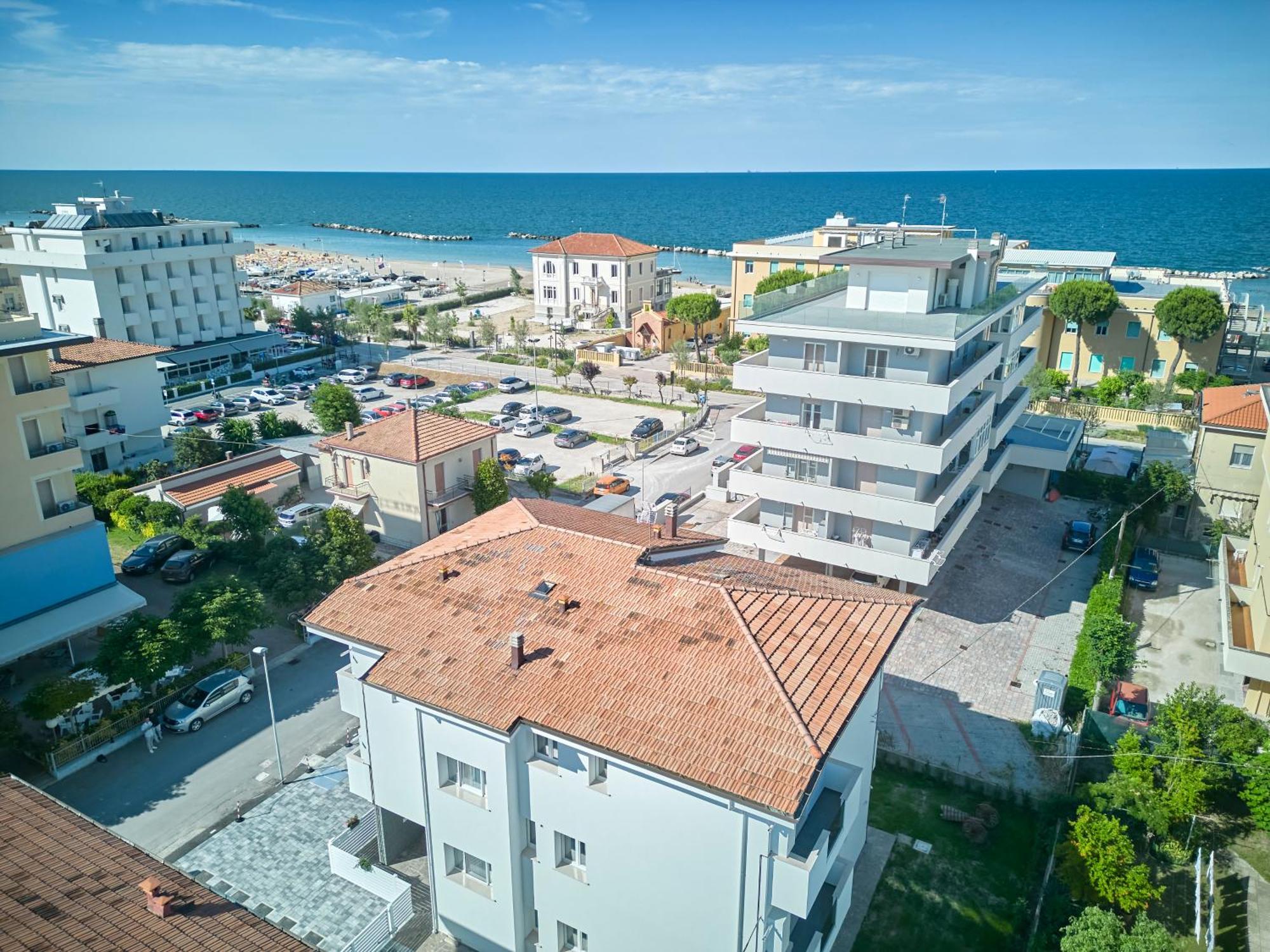 Villa Borghesi Suites Fronte Mare Rimini Exterior foto